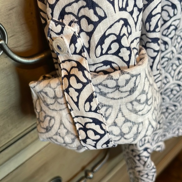 Talbots Petite P blue and white linen blouse - Picture 3 of 4